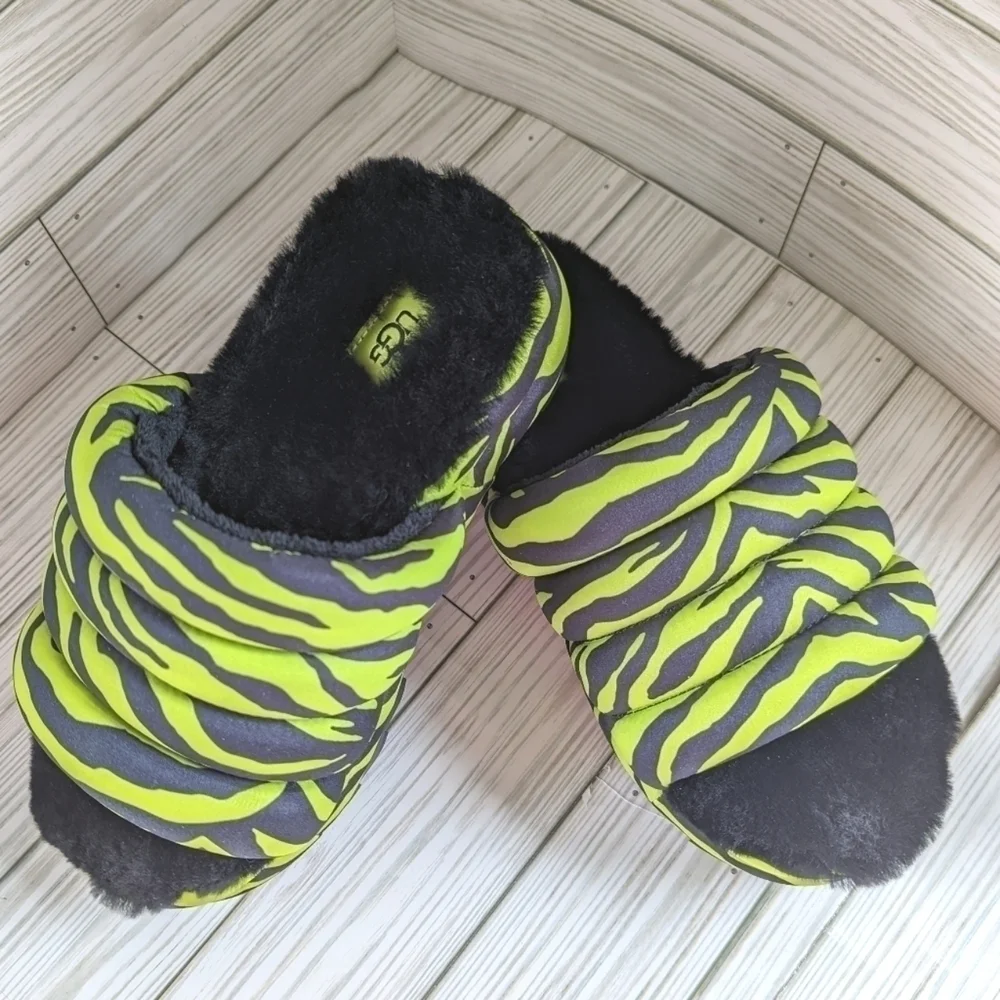 UGG Maxi Slides in Tiger Print in Key Lime and Black Women's Size 5 NWOT